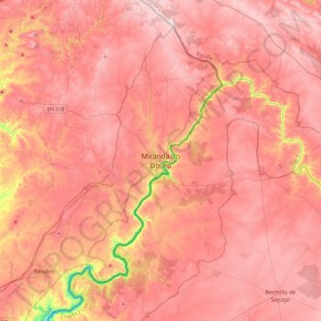 Mappa topografica Miranda do Douro, altitudine, rilievo